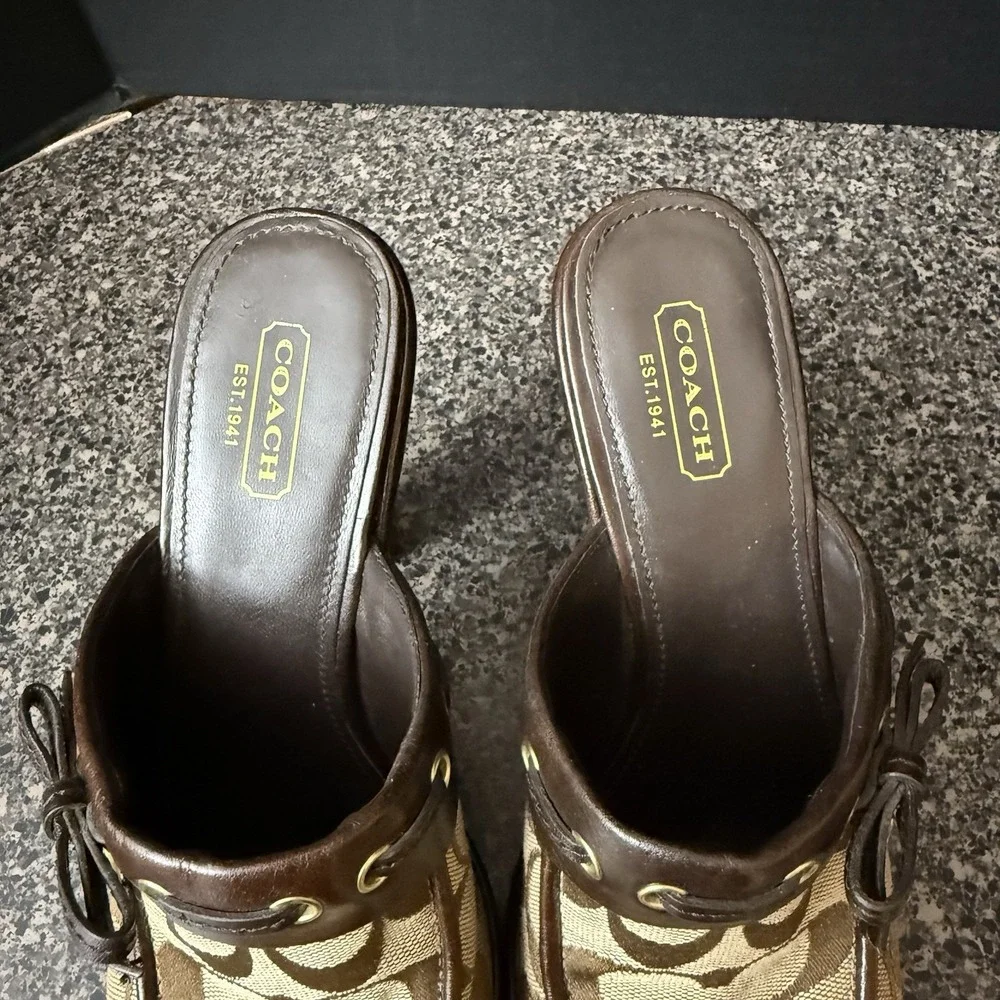 Coach Mule Clogs Womens Size 7B Y2K Brown Jodey Signature Logo Medallion Charm